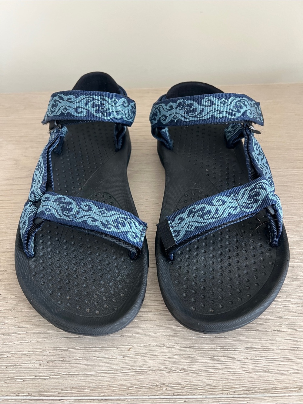 Teva Hurricane 3 sport sandal size 7